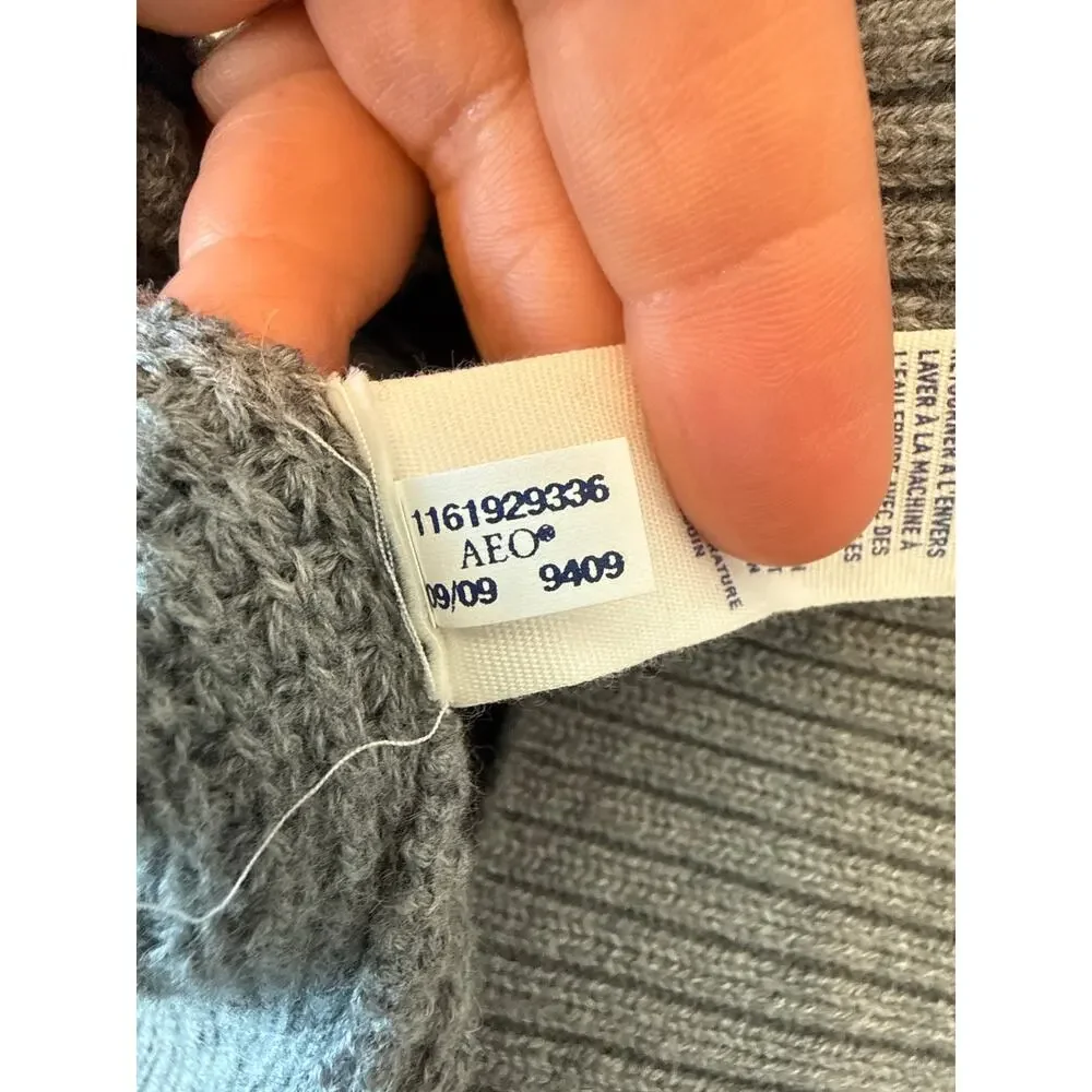 American Eagle Men’s Waffle Knit Sweater Gray White Striped 2009 Medium